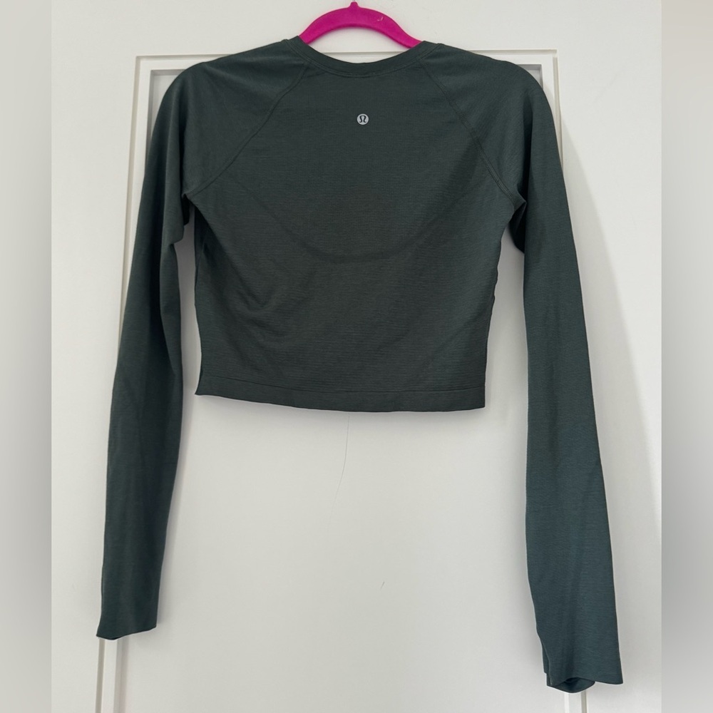 Lululemon Green Cropped Long Sleeve Top Athletic Fitted Yoga Size XS/S